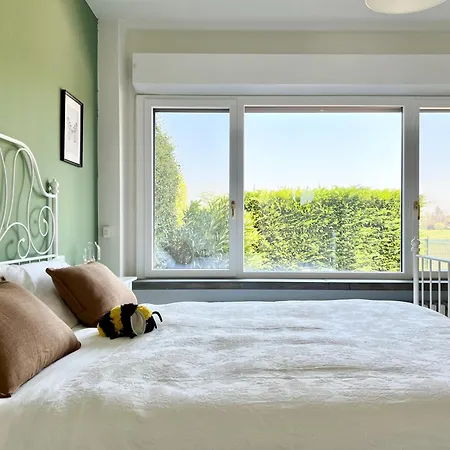 Appartamento The Beekeeper, Country Escape With Terrace & Bike Near Parma Basilicanova