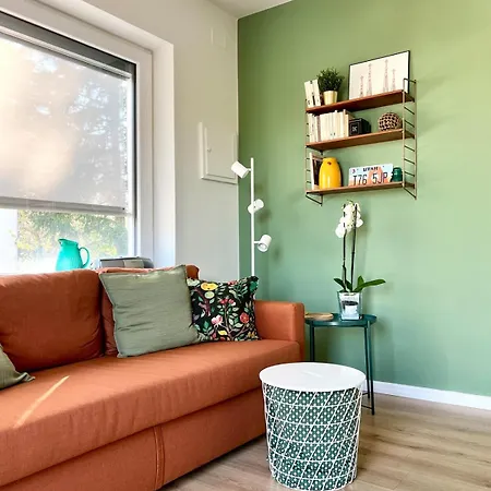 The Beekeeper, Country Escape & Terrace Near Parma Basilicanova