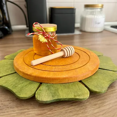 Appartamento The Beekeeper, Country Escape & Terrace Near Parma Basilicanova