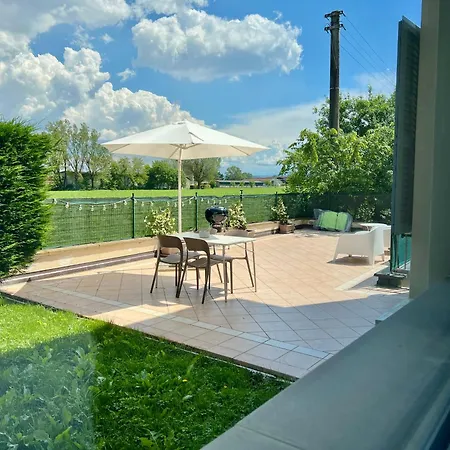 The Beekeeper, Country Escape With Terrace & Bike Near Parma Apartman Basilicanova