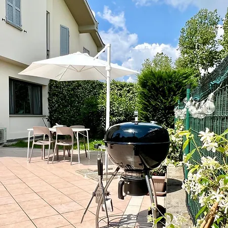 The Beekeeper, Country Escape & Terrace Near Parma Apartmán