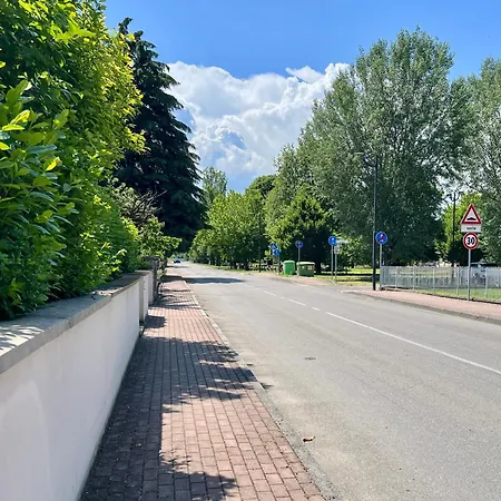 Appartamento The Beekeeper, Country Escape & Terrace Near Parma Basilicanova