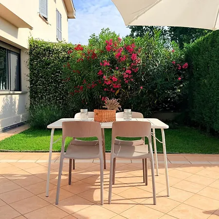 The Beekeeper, Country Escape With Terrace & Bike Near Parma Apartmán