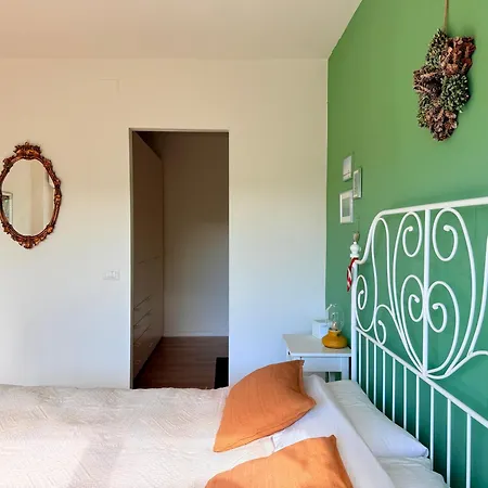 Apartmán The Beekeeper, Country Escape With Terrace & Bike Near Parma *