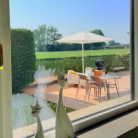 Apartmán The Beekeeper, Country Escape With Terrace & Bike Near Parma *