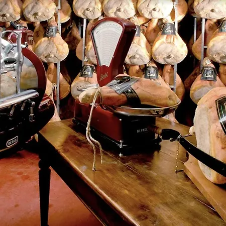 The Beekeeper, Country Escape With Terrace & Bike Near Parma *