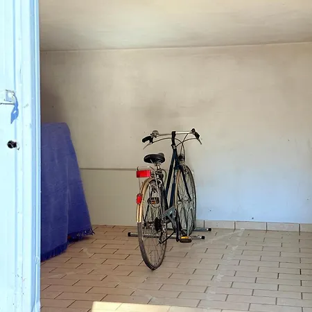 Apartmán The Beekeeper, Country Escape With Terrace & Bike Near Parma
