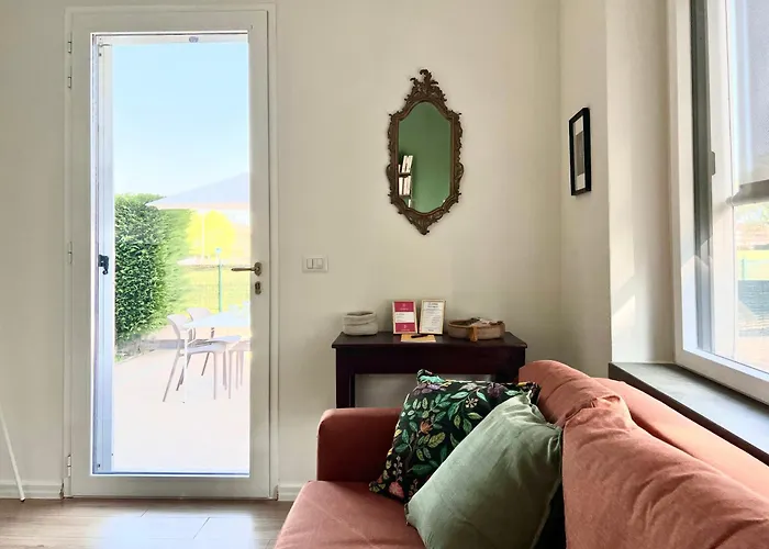 아파트 The Beekeeper, Country Escape & Terrace Near Parma