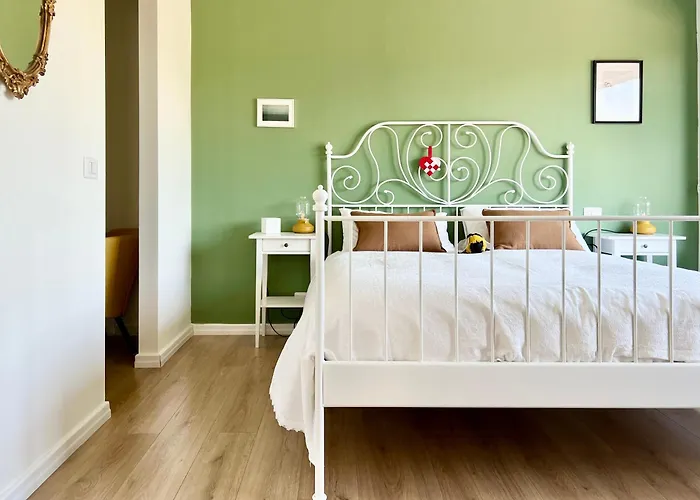 The Beekeeper, Country Escape & Terrace Near Parma