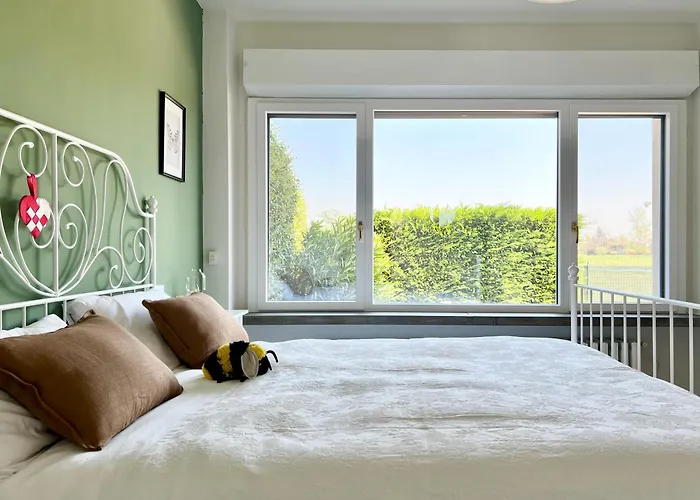 아파트 The Beekeeper, Country Escape & Terrace Near Parma Basilicanova