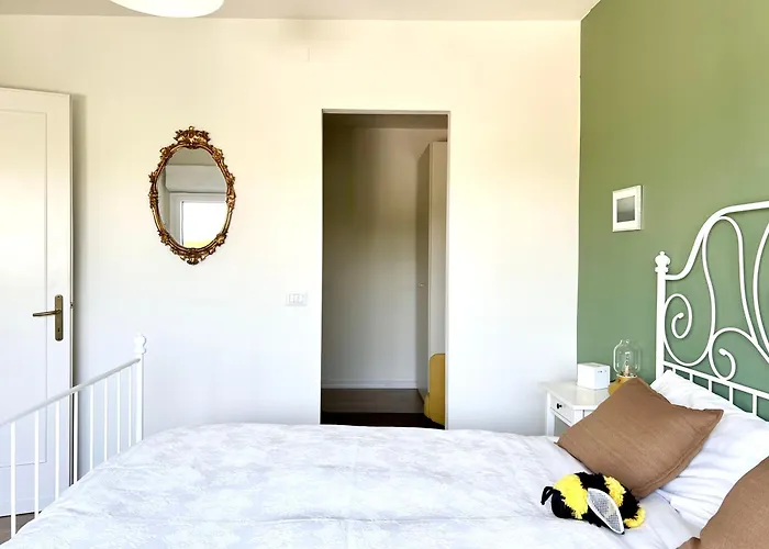 아파트 The Beekeeper, Country Escape & Terrace Near Parma Basilicanova