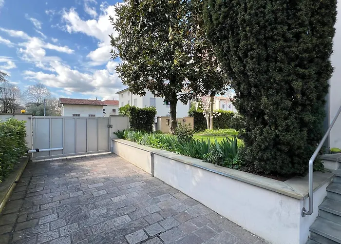 The Beekeeper, Country Escape & Terrace Near Parma