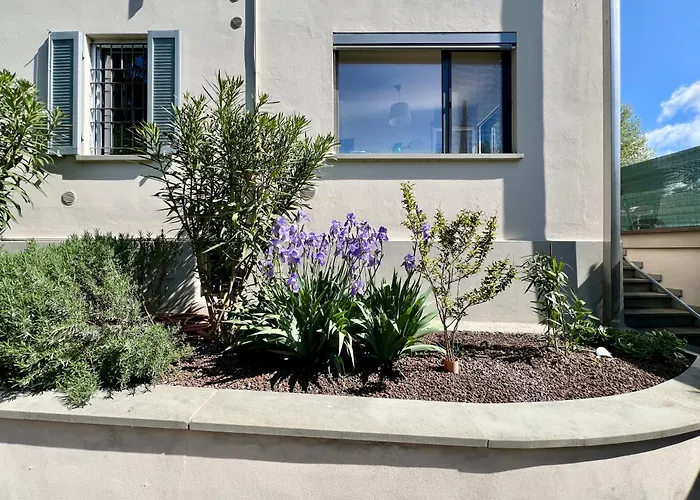 The Beekeeper, Country Escape & Terrace Near Parma