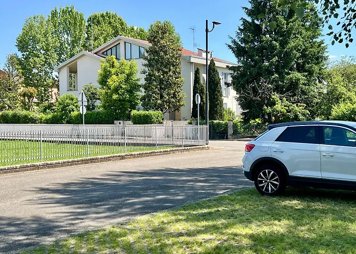 아파트 The Beekeeper, Country Escape & Terrace Near Parma