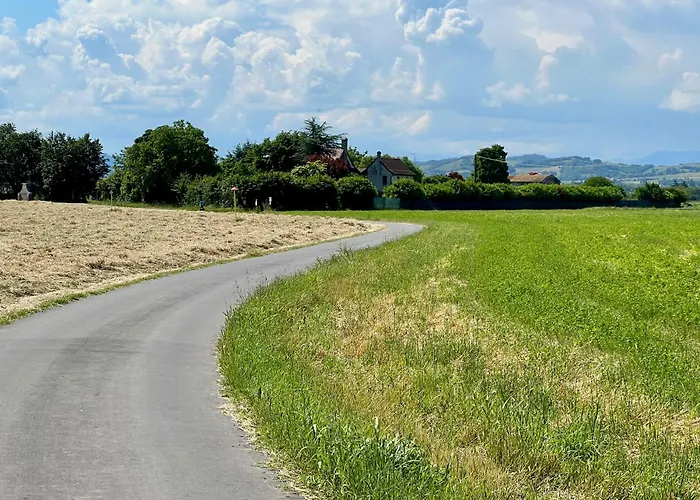 The Beekeeper, Country Escape & Terrace Near Parma * Basilicanova